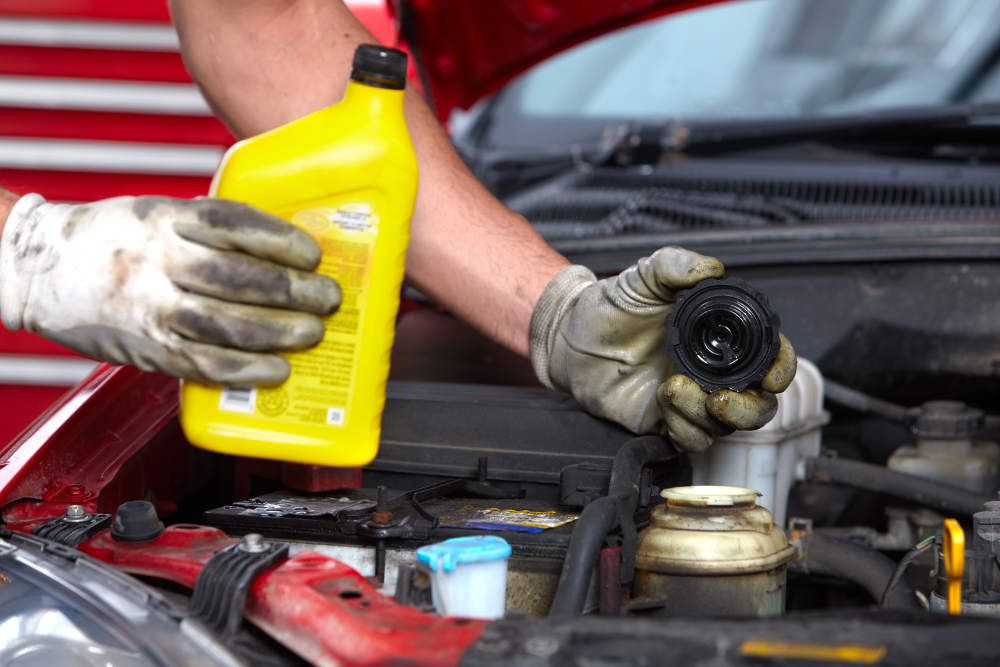 Benefits of Regular Oil Changes in Apple Valley | Road Runner Auto Care