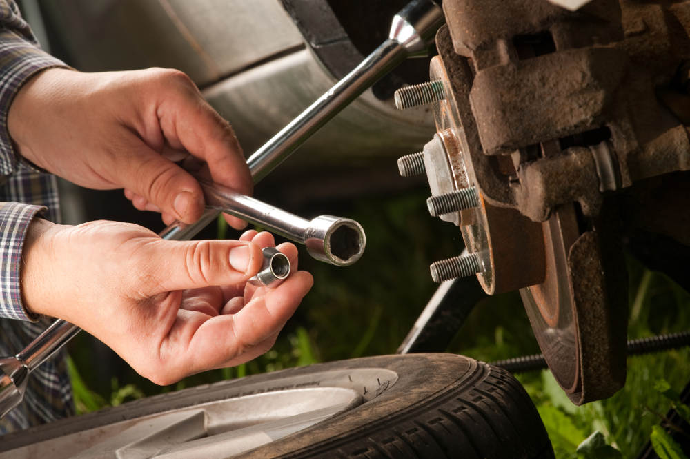 Preparing Your Vehicle for the Fall Season | Road Runner Auto Maintenance