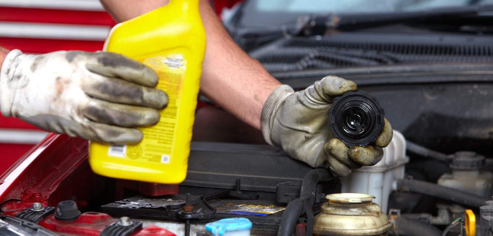 Benefits of Regular Oil Changes in Apple Valley | Road Runner Auto Care