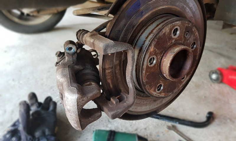 3 Reasons Winter Can Cause Noisy Brakes | Road Runner Auto Care