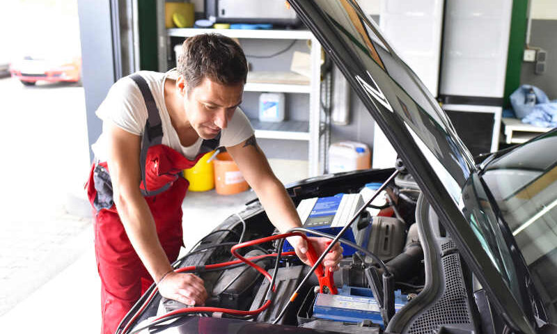 6 Important Signs Your Car Battery Needs to Be Replaced